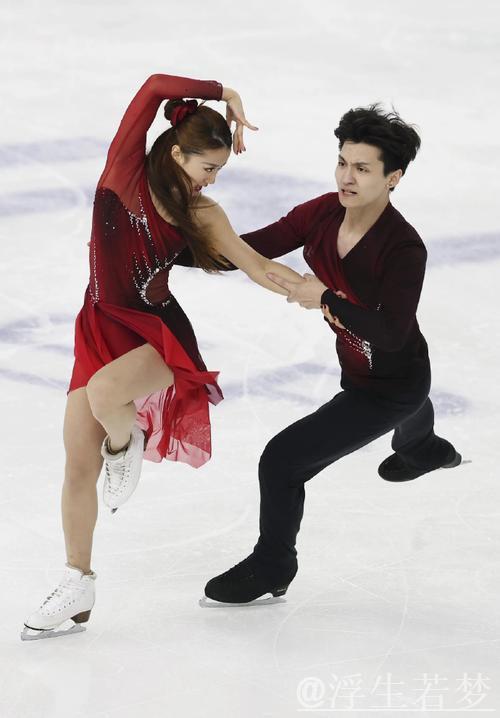 任俊霏与邢珈宁在冰舞韵律舞中位列第31名 任俊霏与邢珈宁在冰舞韵律舞中位列第31名