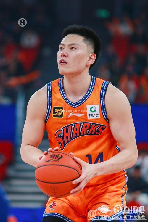 李弘权接威尔逊助攻三分命中逼停新疆 李弘权接威尔逊助攻三分命中逼停新疆